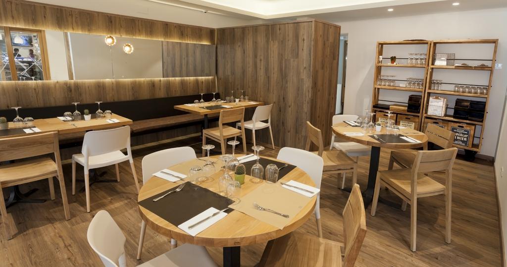 Apartahotel Dos Rios Aínsa Εξωτερικό φωτογραφία